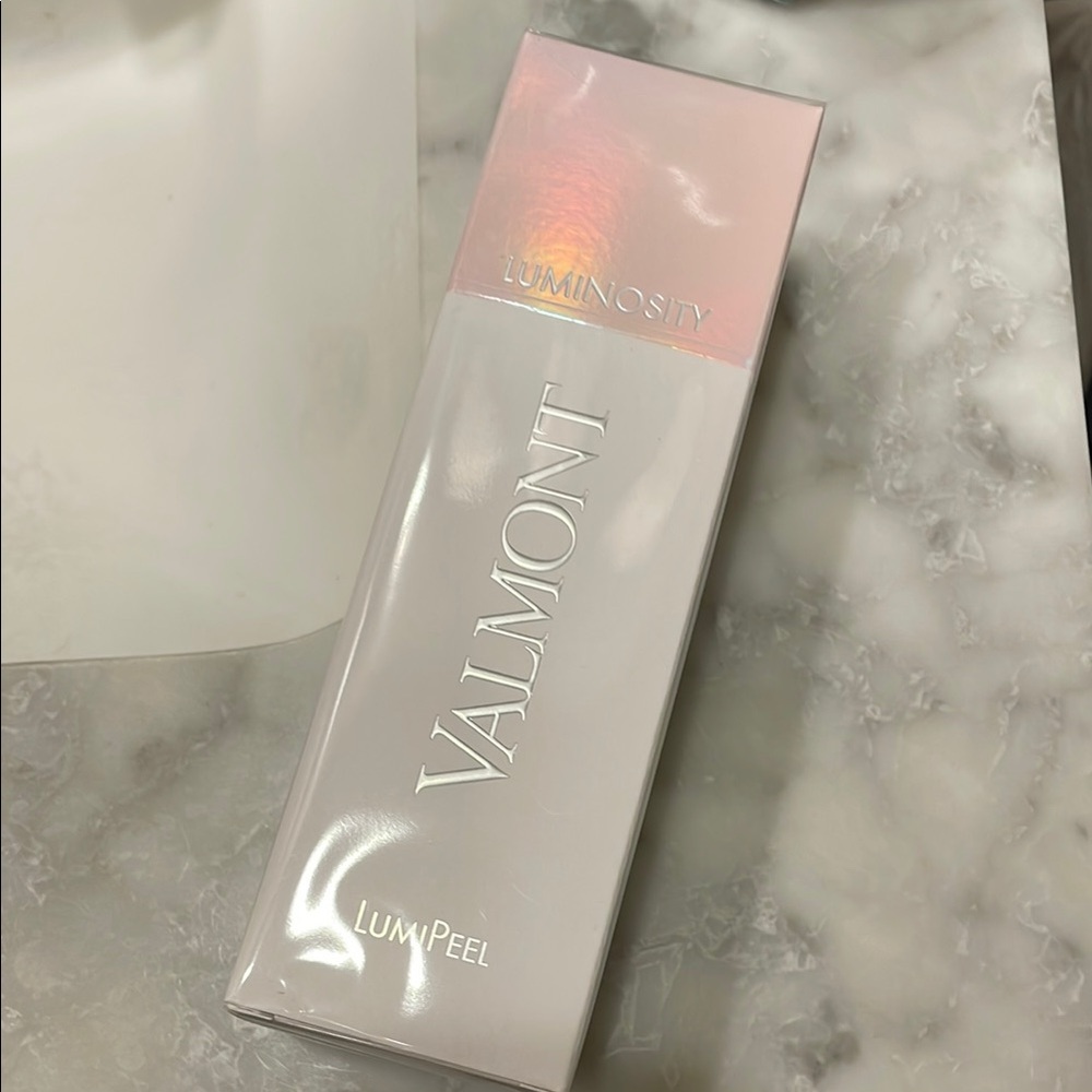 Valmont Luminosity LumiPeel Lotion